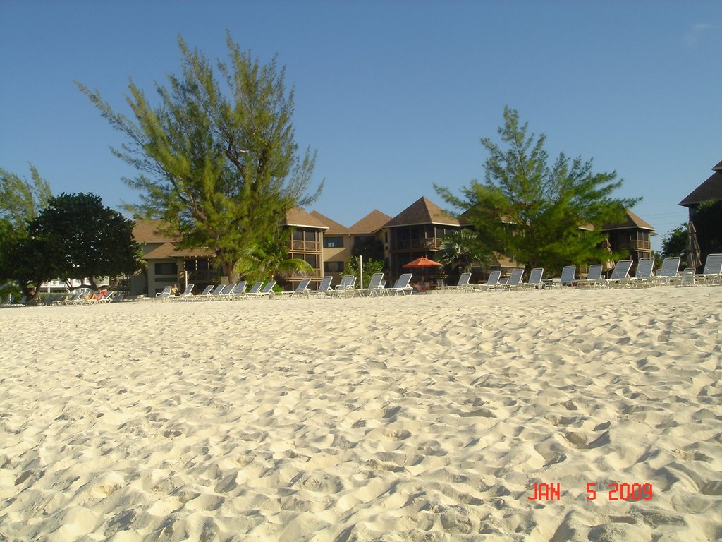 Plantana Condo's, & 7 mile beach, Grand Cayman by Randyg17