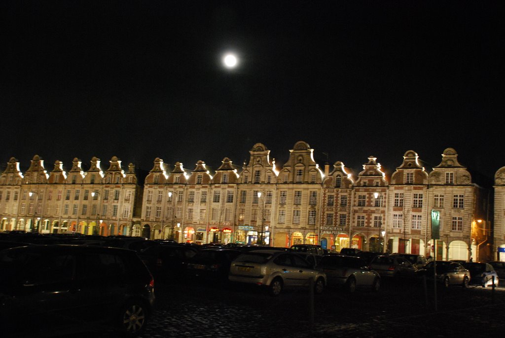 Clair de Lune sur la Grand Place d'Arras by francoisdouchain