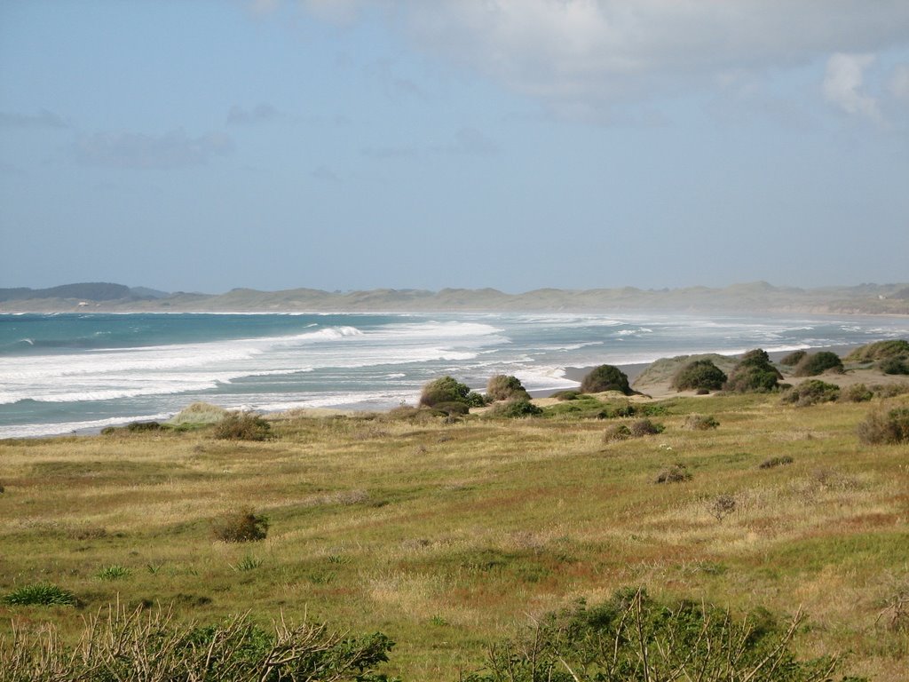 View up 90 Mile Beach from Ahipara by jamie_r