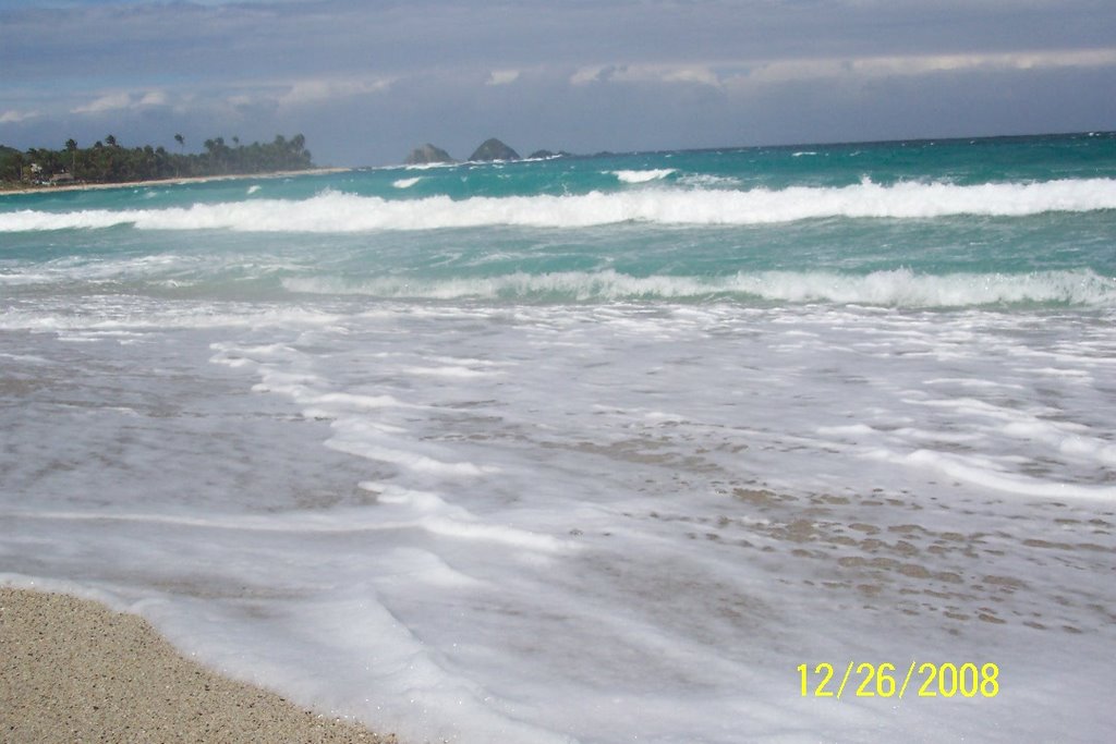 Sea wave and sea crest Blue Lagoon pagudpod, Ilocos Norte by jojof