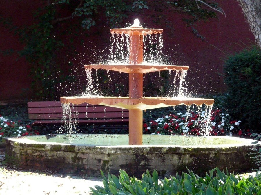 (copyrighted) Fountain by Geraldine Clark