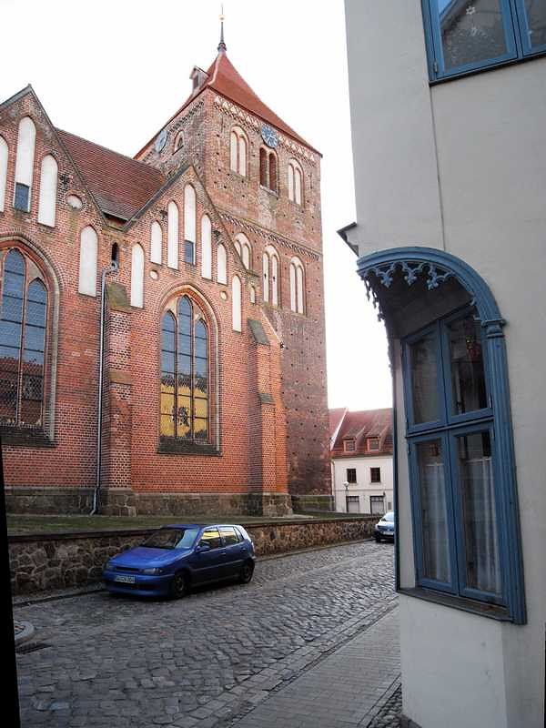 Kirche in Teterow by Christian Pagenkopf