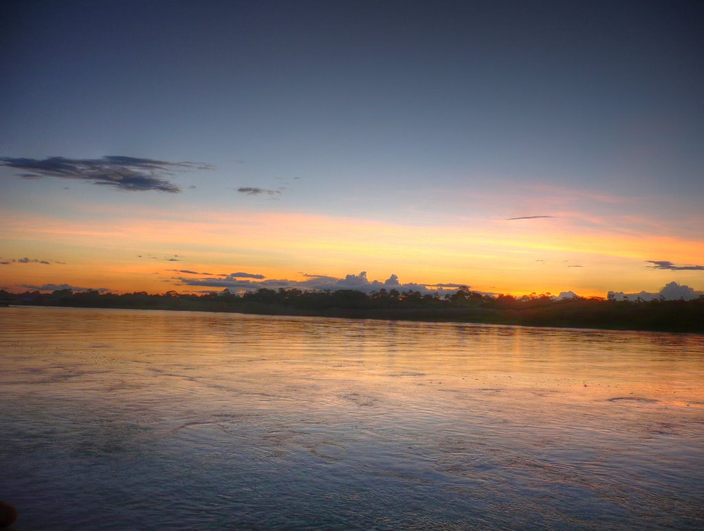 Atardecer de verano en el Rio Putumayo. by Javier González Agui…