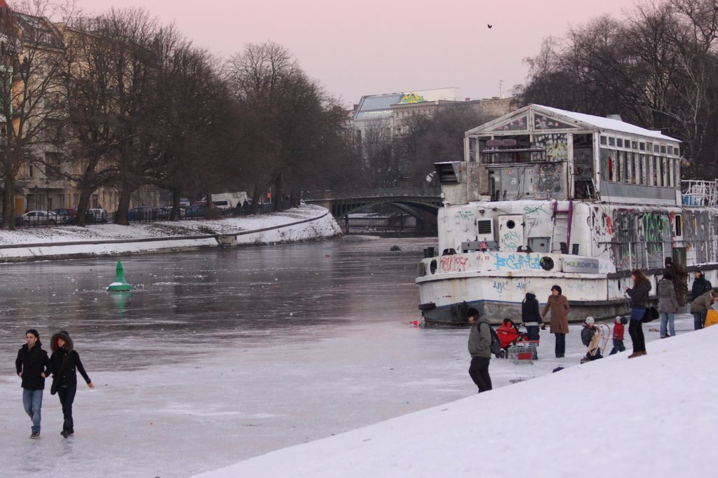 Im Januar am Landwehrkanal by Uli Herrmann