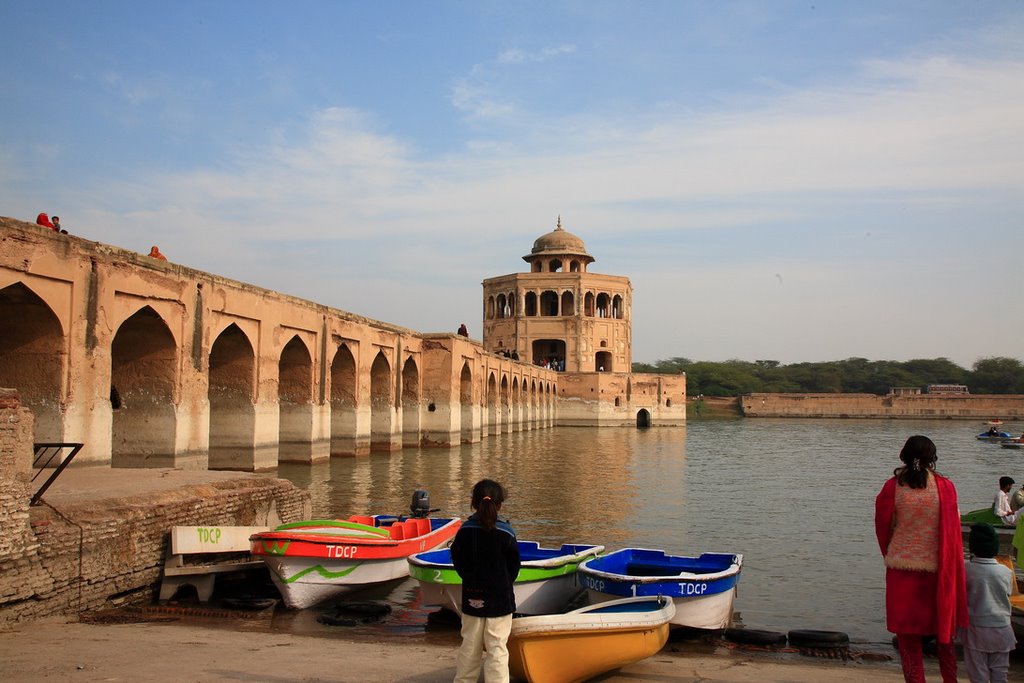 Sheikhupura, Pakistan by iakram