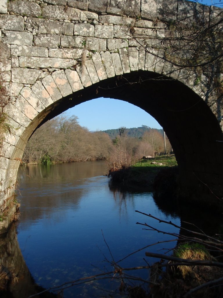 Ponte de Cernadela by Eladio Cortizo