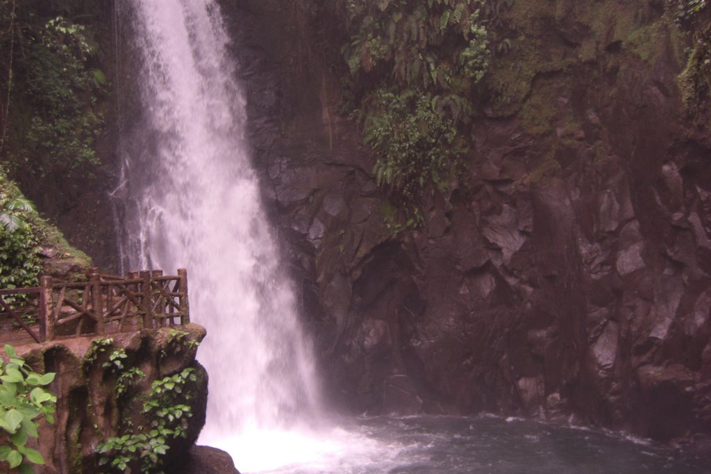 La paz waterfalls by picante101