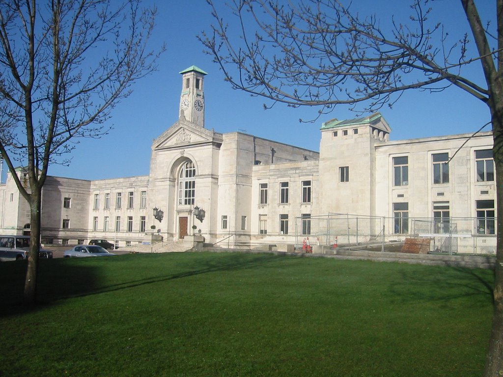 Southampton Civic Centre by gaborzombori