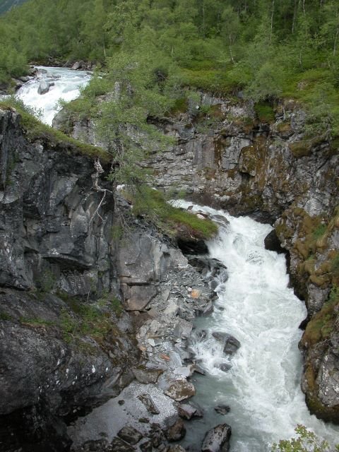 Camping Skjolden waterval by Peter van de Haar