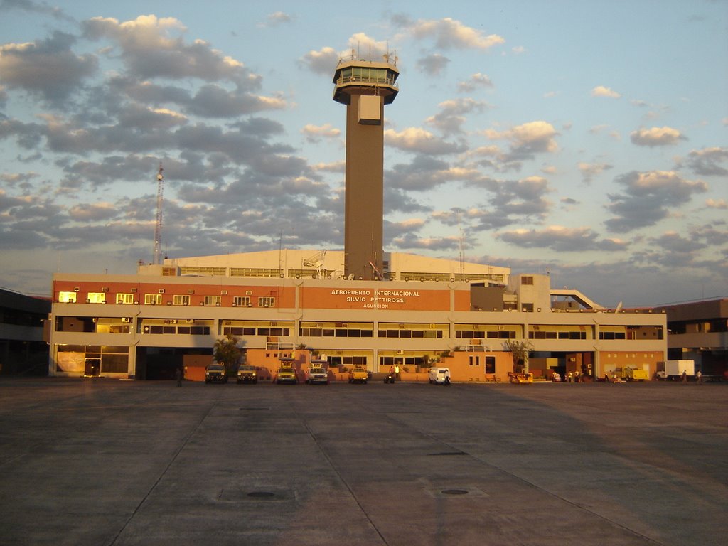 Aeropuerto Internacional Silvio Pettirossi - Terminal de Serviços - Asuncion - PARAGUAY by Romão