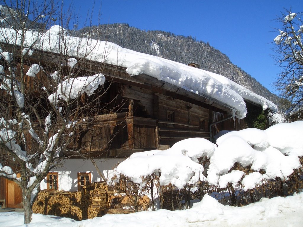 Old beerhouse in Mayrhofen by Faenson