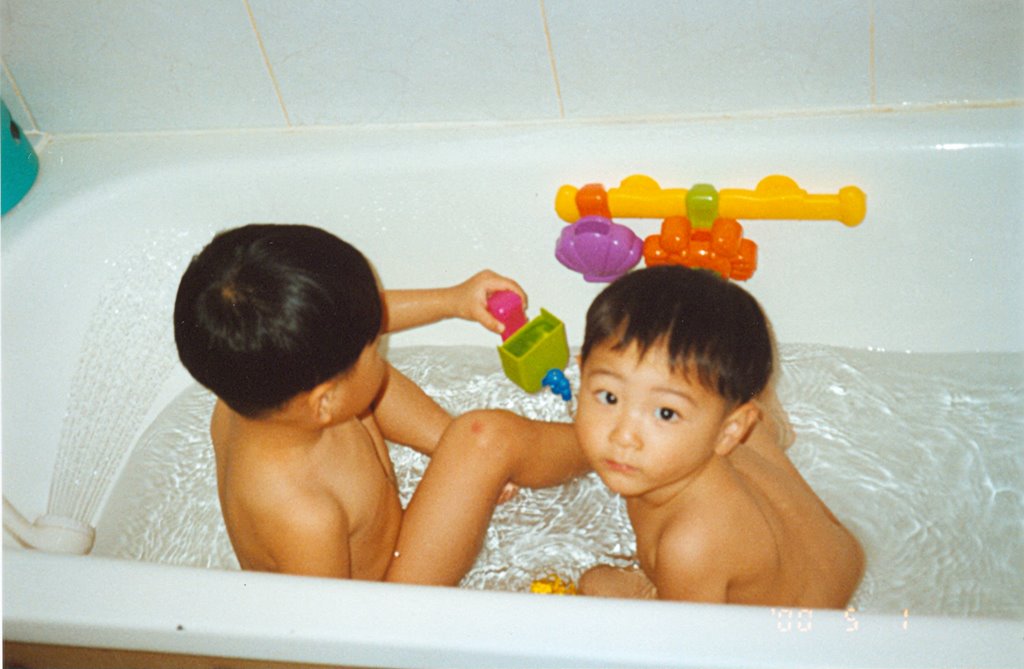 Taking a bath by Sangin and Jaeyoung …