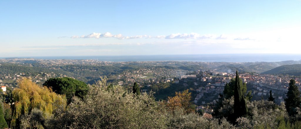 Vence - Panorama sur la Méditerranée et Vence by Cottius