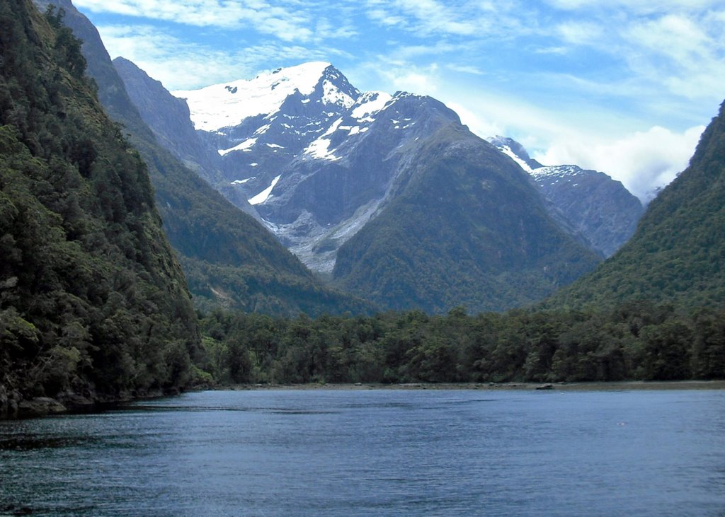 NZ Milford Sounds T2008-12-10_026 © http://www.julia.schindelarz.eu by Béla Fahidi