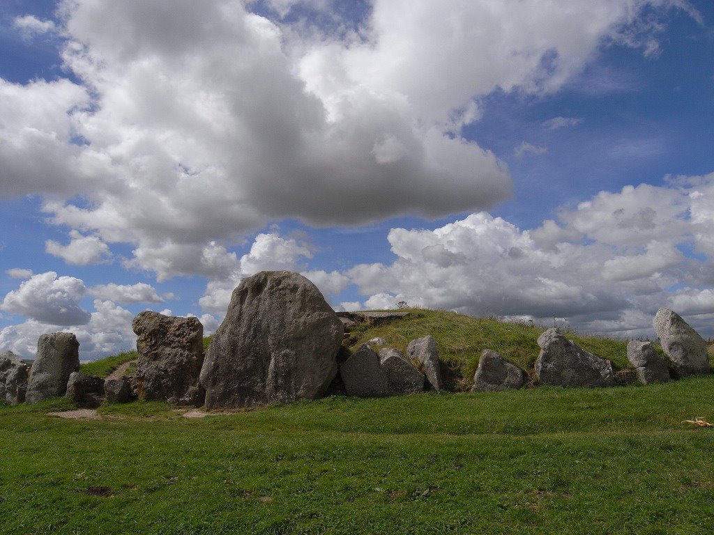 West Kennett Long Barrow by kiyo muro