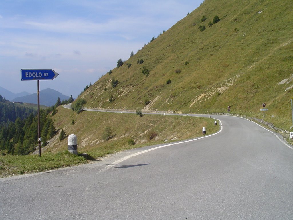 Passo Crocedomini, strada per Edolo by © daks70