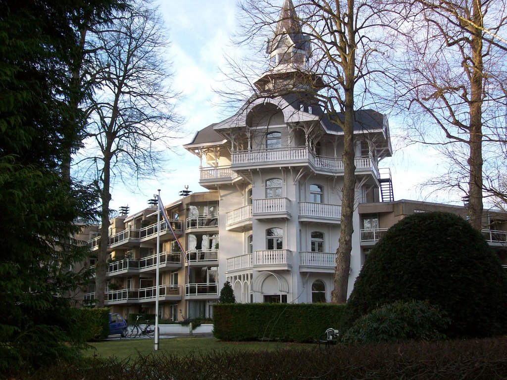 BAARN VROEGER HET BADHOTEL by * DADDIE HONG *