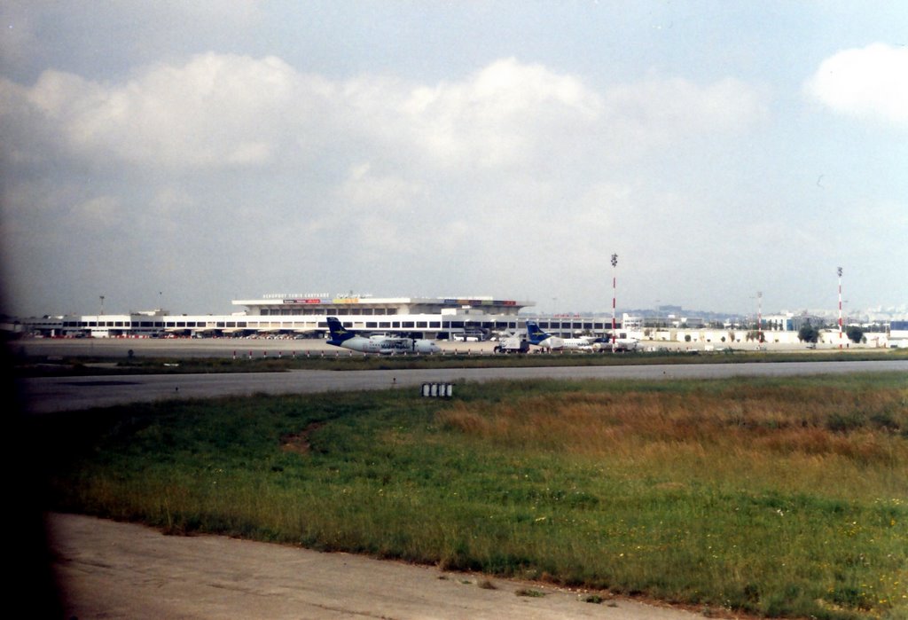 Tunis Airport by sunmaya