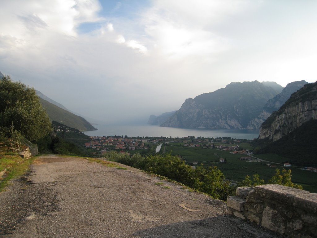 Mist over Lake Garda by gerivu