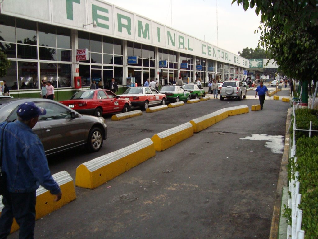 Terminal de Autobuses del Sur by Dr. Arturo Zavaleta