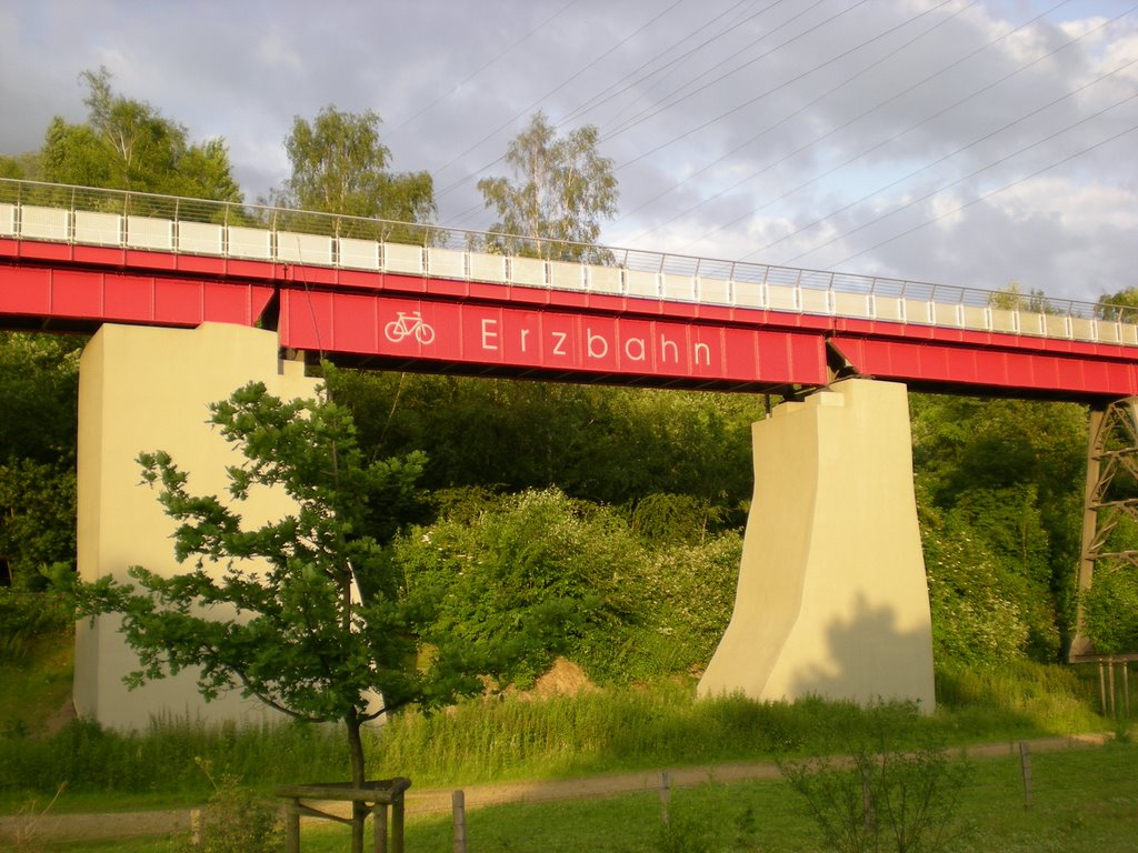 Brücke Erzbahntrasse by FtotheAB