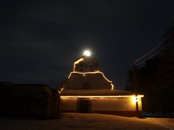 Iglesia de santiago de Bueres by monchu calvo