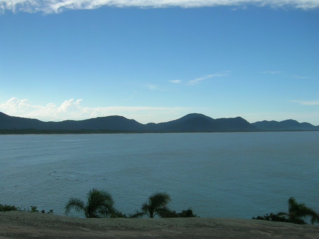 El mar y la bahía, desde arriba by Agus Taj.