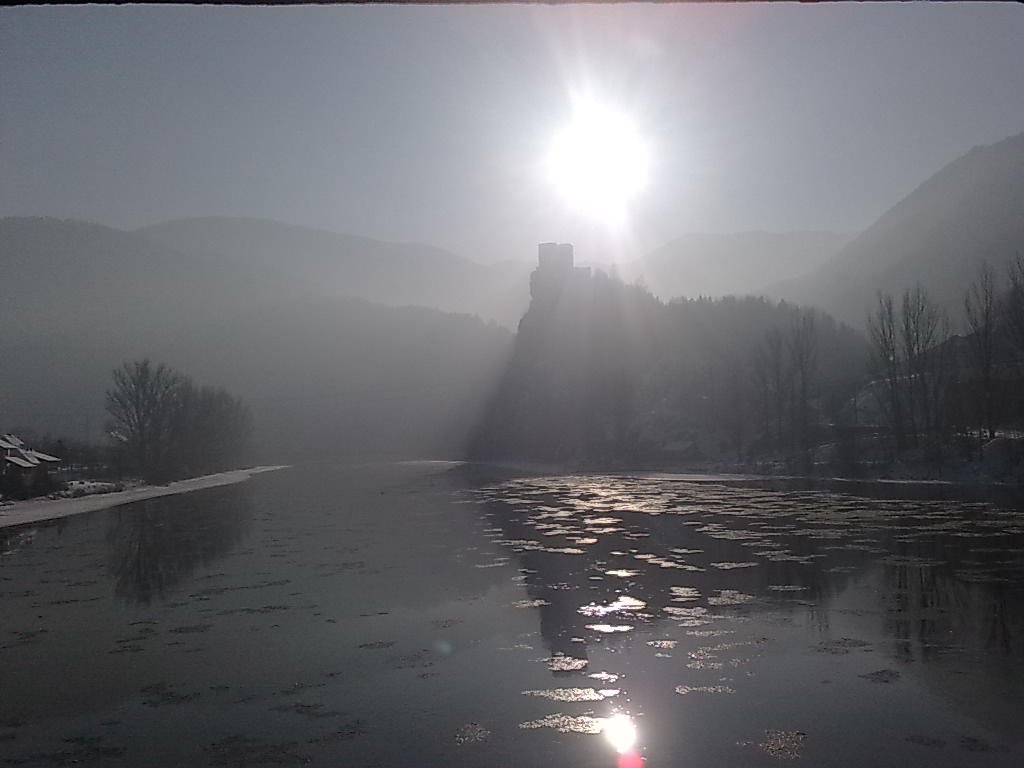 Novy hrad Strecno nad Vahom / New Strecno Castle over Vah River by Tomas Jancovic