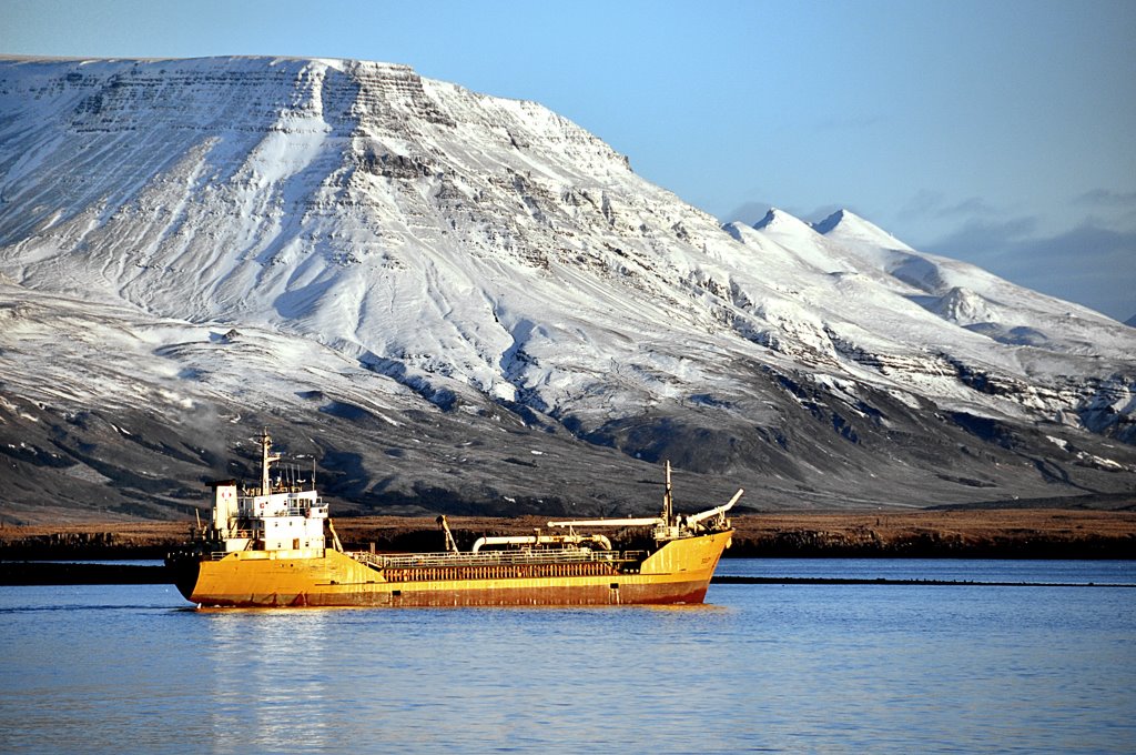 Mt. Esja by Sig Holm