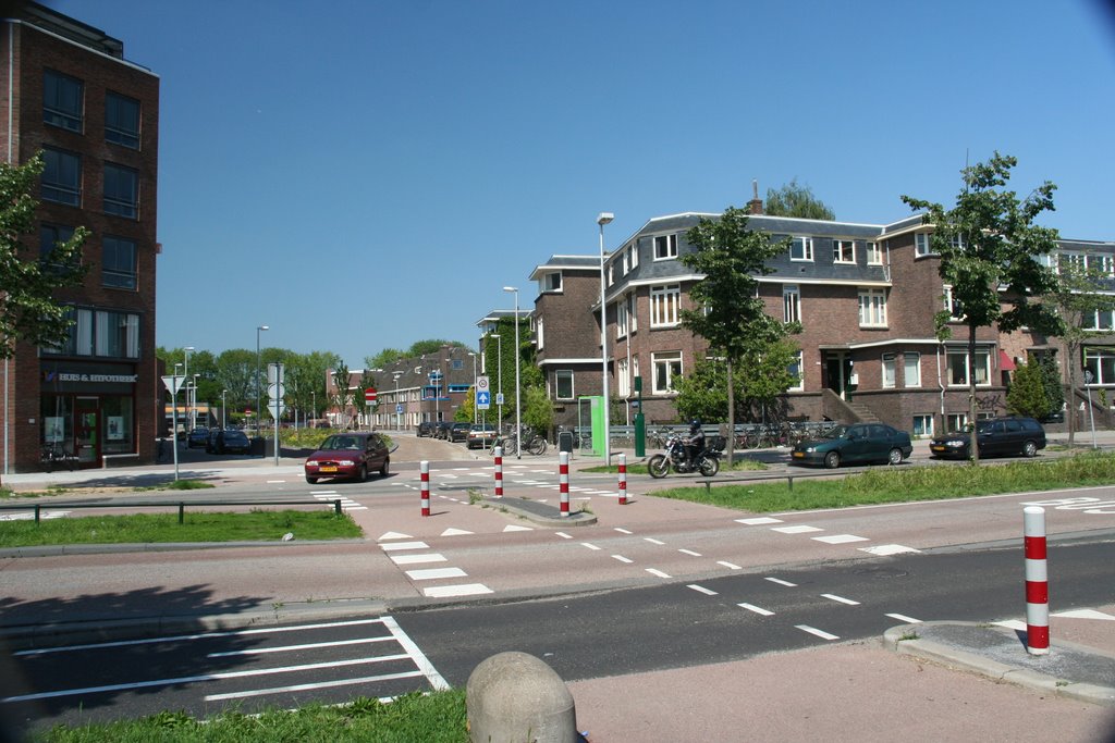 Oversteekplaats thv de Bosboom-Toussaintstraat; Vleutenseweg-Utrecht. by Carl030nl