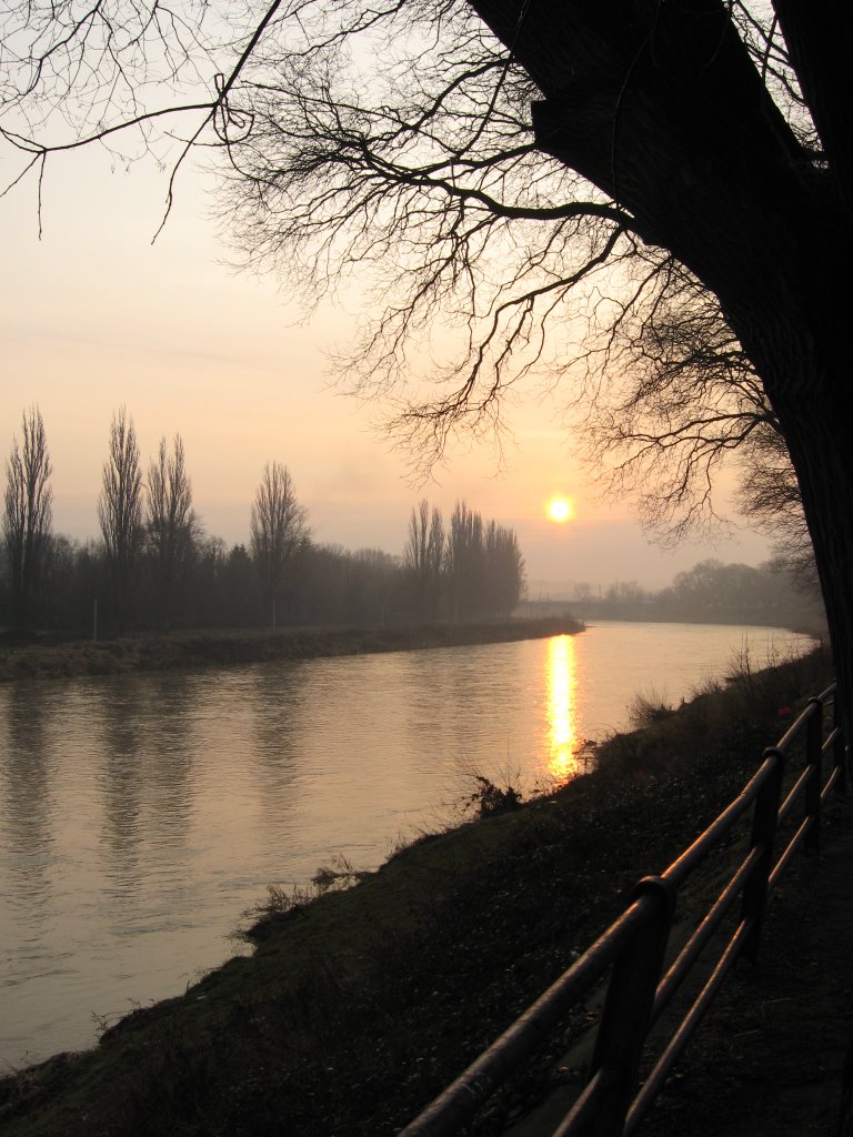 Synrise on Uzh River by Roman Savulyak