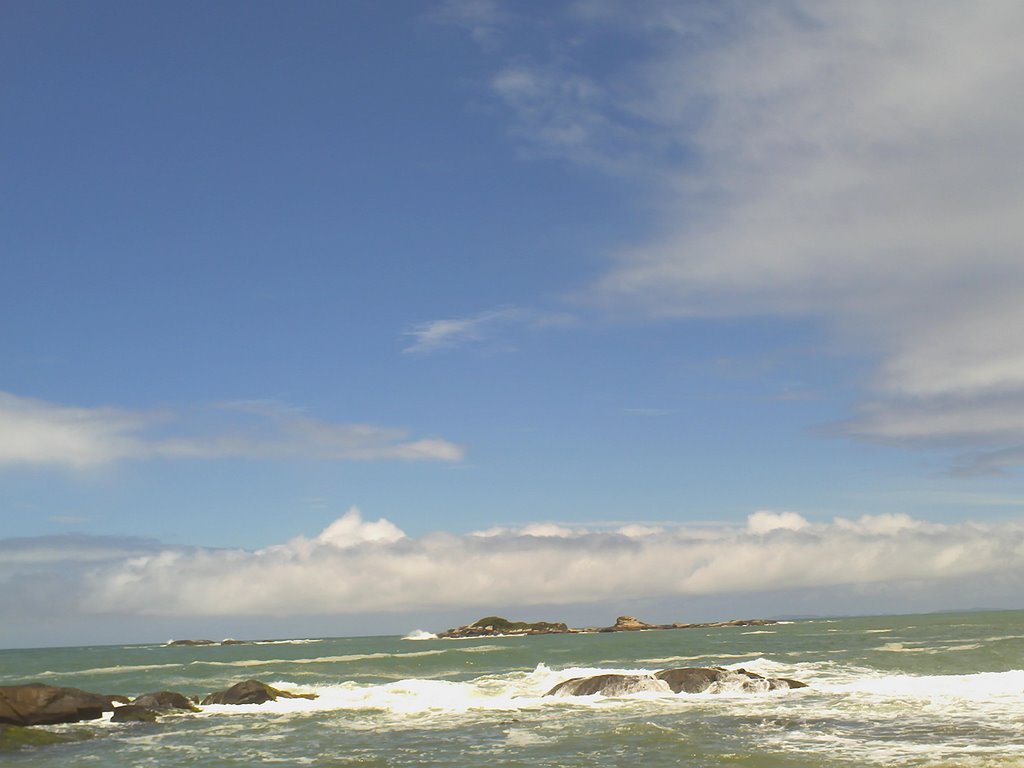 Praia da Baleia - Rio das Ostras - Rio de Janeiro - Brasil by Marcos Callado