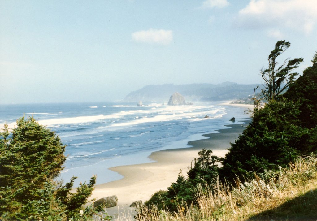 Cannon Beach, Oregon. by Pat J.