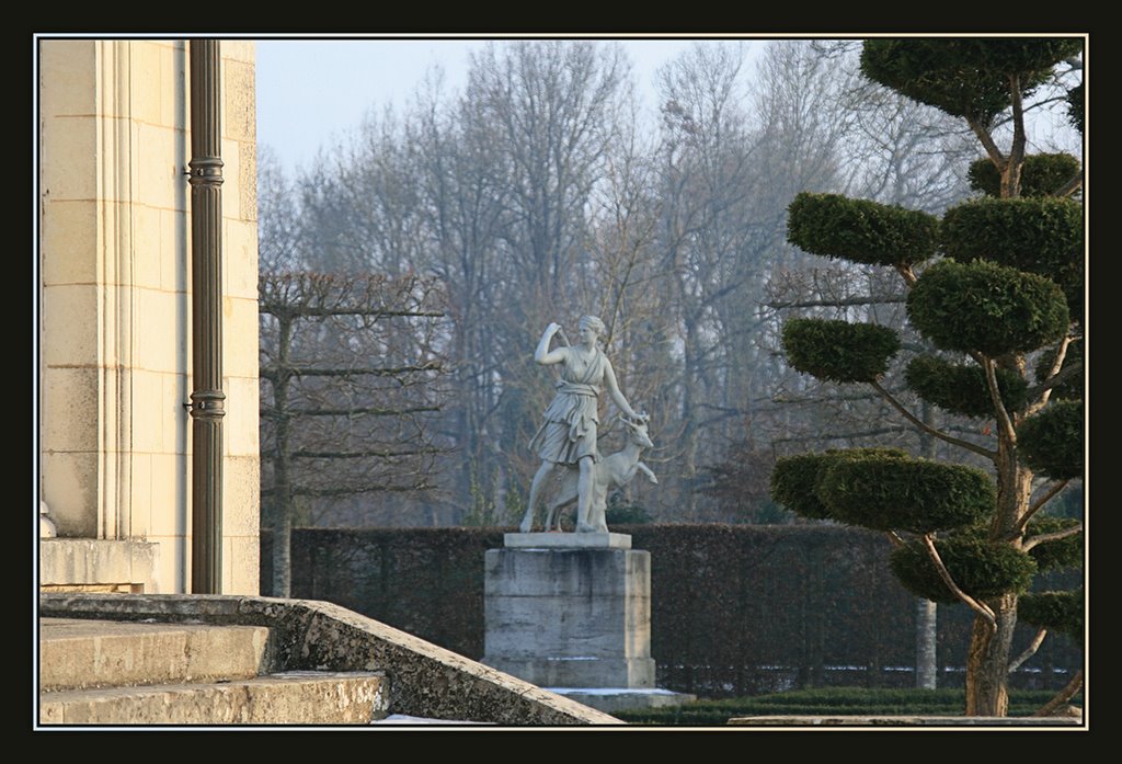 Diane chasseresse, Château de Pignerolle. by Pom-Panoramio? YES !