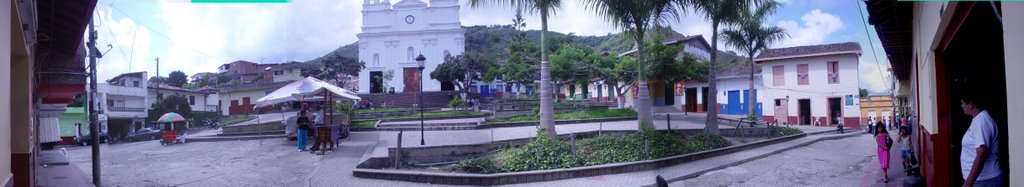 Panorámica Parque de Buriticá by Alejo Alzate