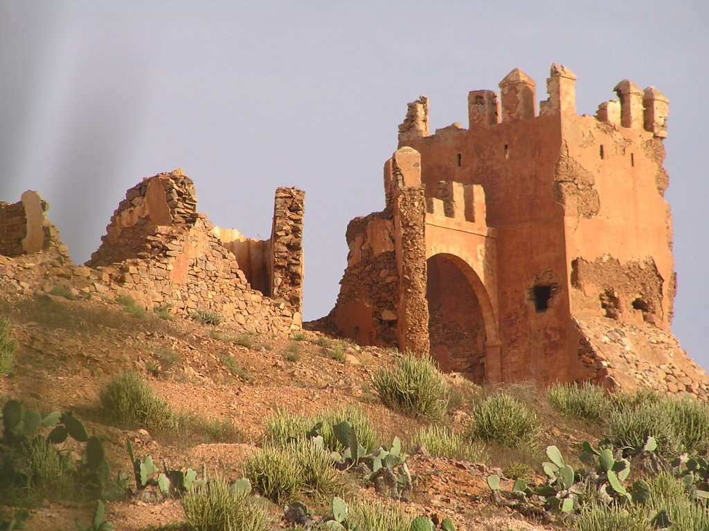 Ruines du vieux Fort by alto83