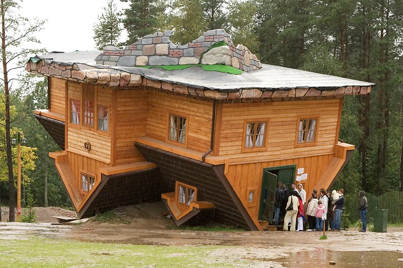 Szymbark, a house standing on the roof by rawpl