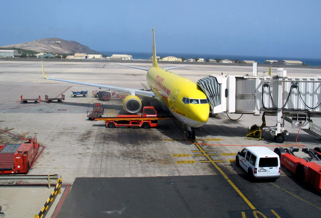 Aeropuerto de Gran Canaria by DILEDR