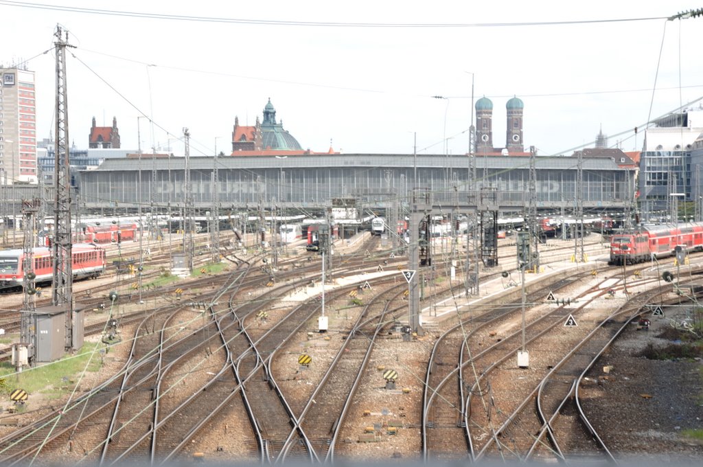 Blick zum Hauptbahnhof by ©chuck-moll