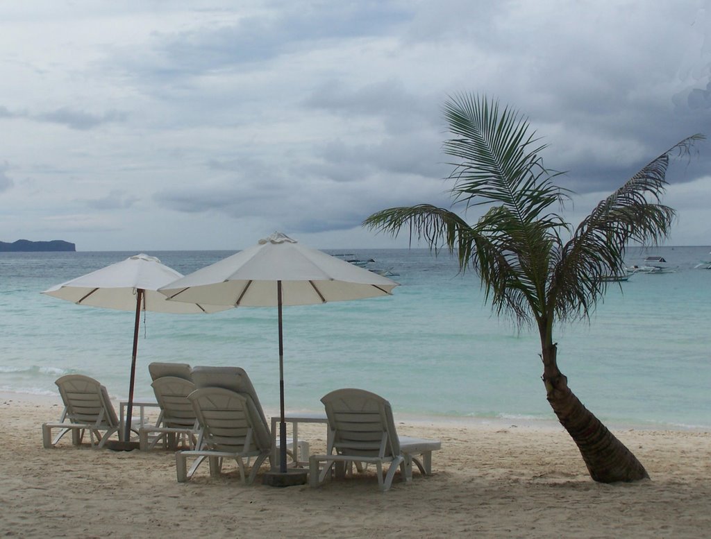 White beach Boracay by Juliet Cullen