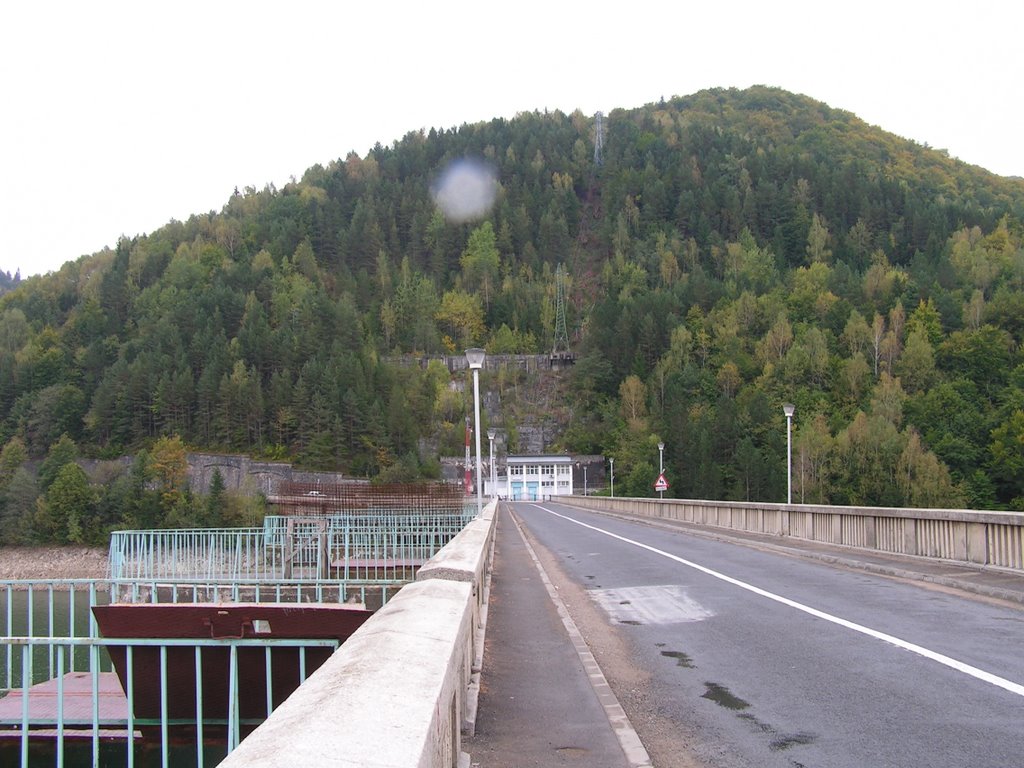 Bicaz - The Dam by norbertklúcsik