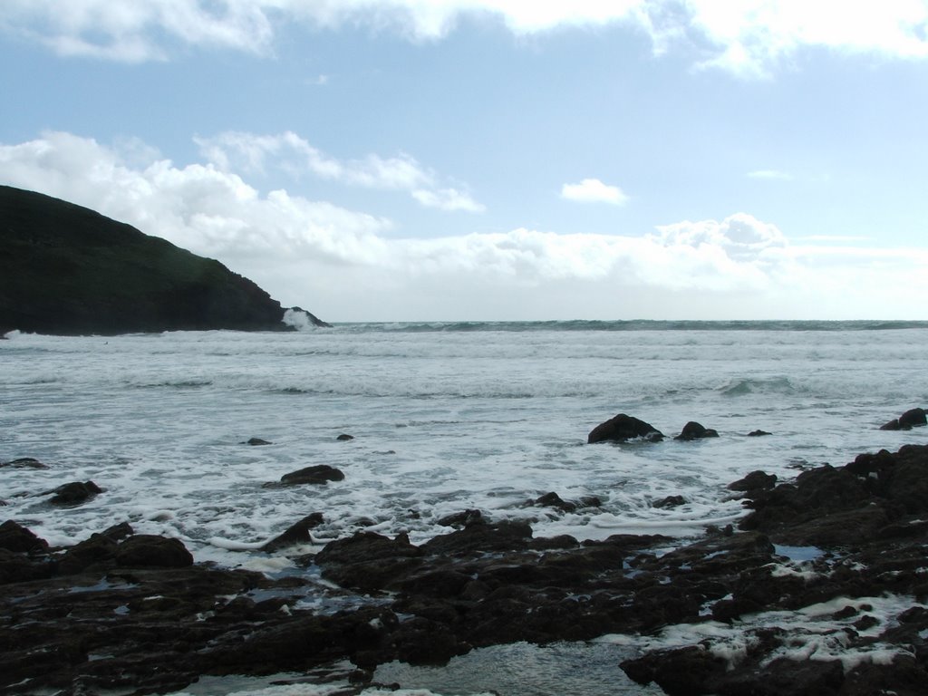 Manorbier Beach by Graham Willetts