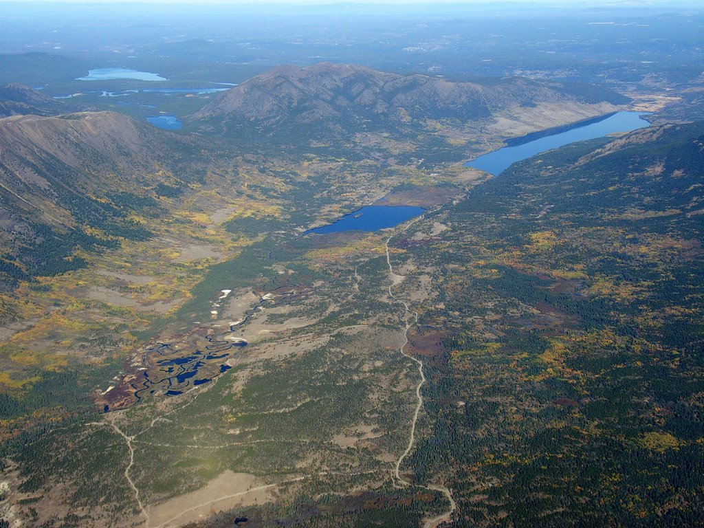 Nemaiah Valley from the air by randallg