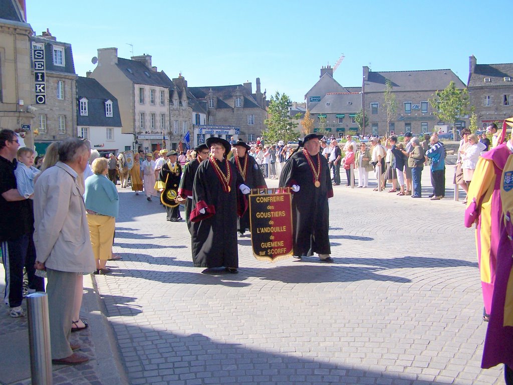 Fêtes à St Pol de Leon by eniomoricone1