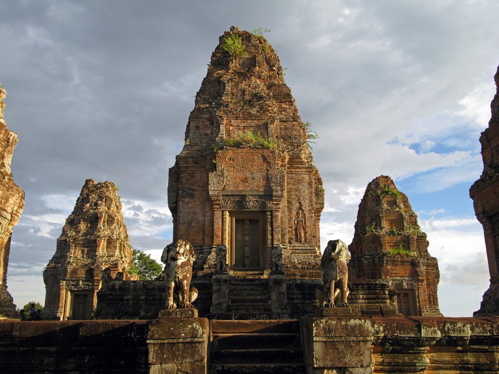 Angkor, Cambodia. Other part of the central structure. by Eivind Friedricksen