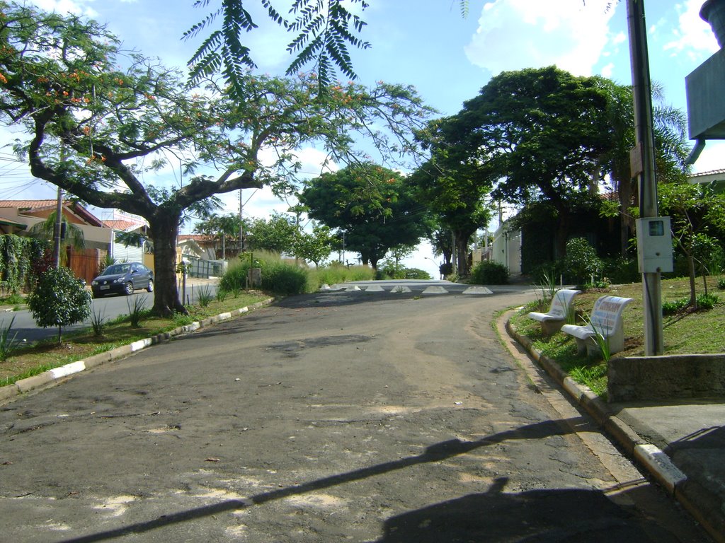 Parque São Quirino - R. Nuno Alvares Pereira by Alexander Denarelli