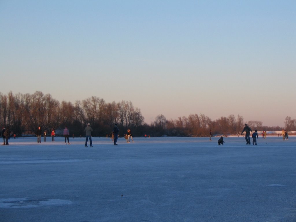 Ice Skating at the Ooij by rmcpilot