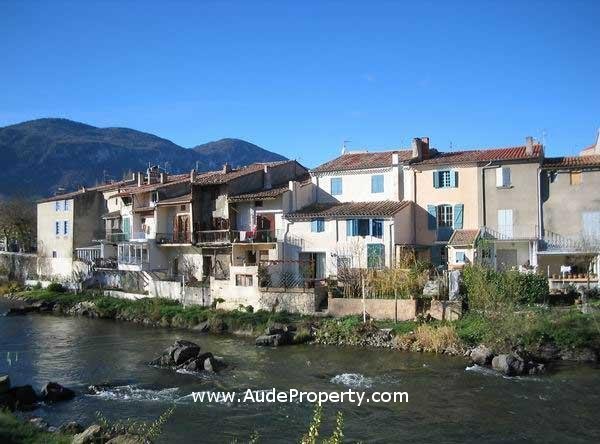 Quillan bank of aude by ken.poland