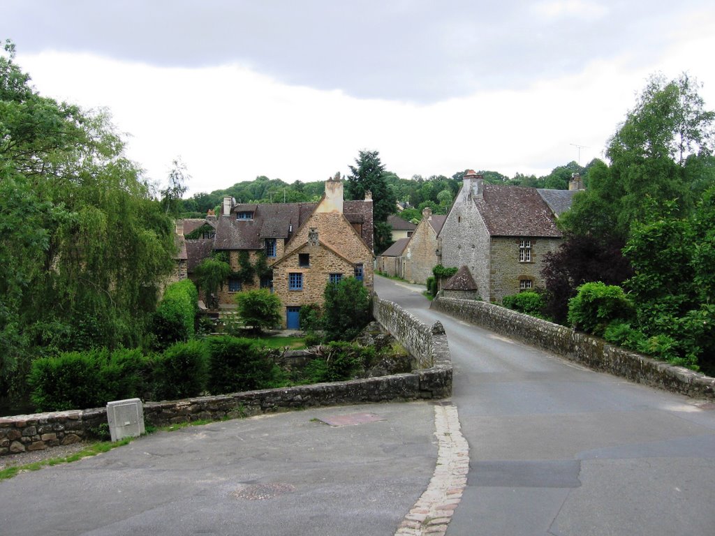 Saint-Céneri-le-Gérei by daniel Morillon