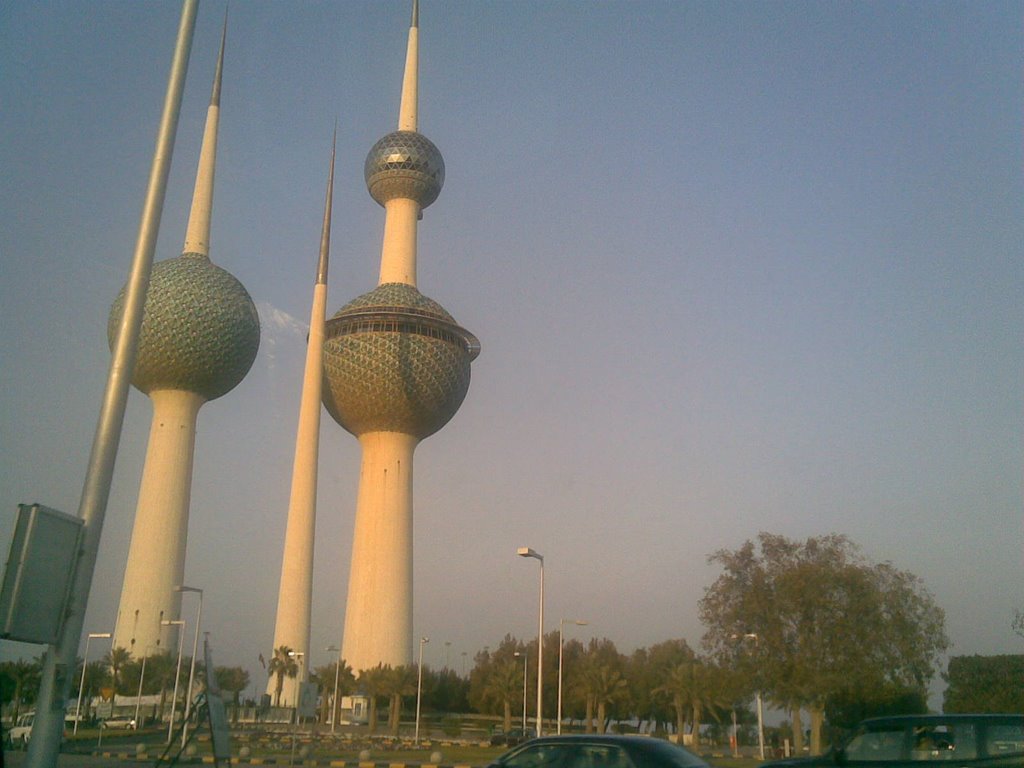 Kuwait Towers by mammothmonkey